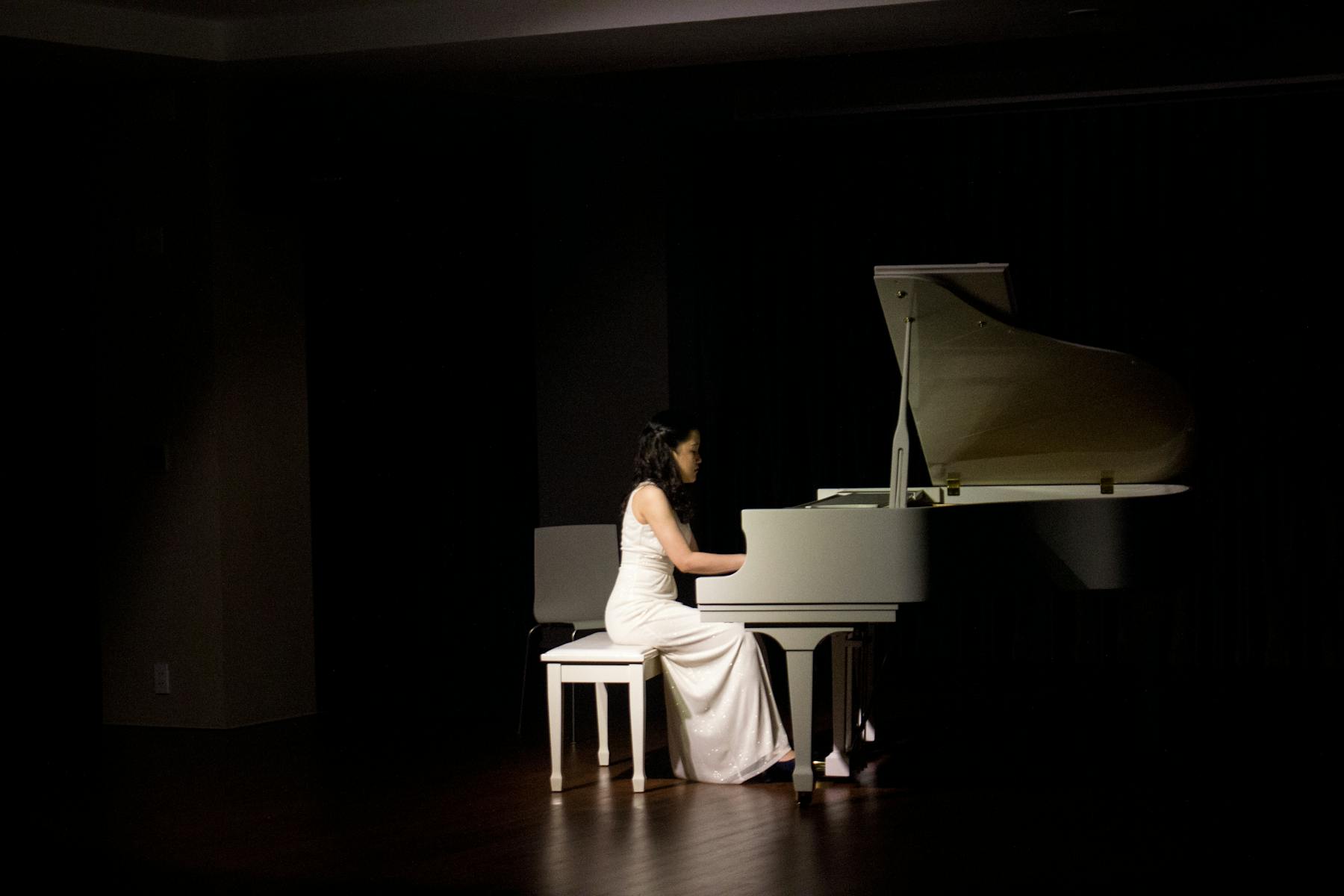 C3 Studio Grand 三角钢琴